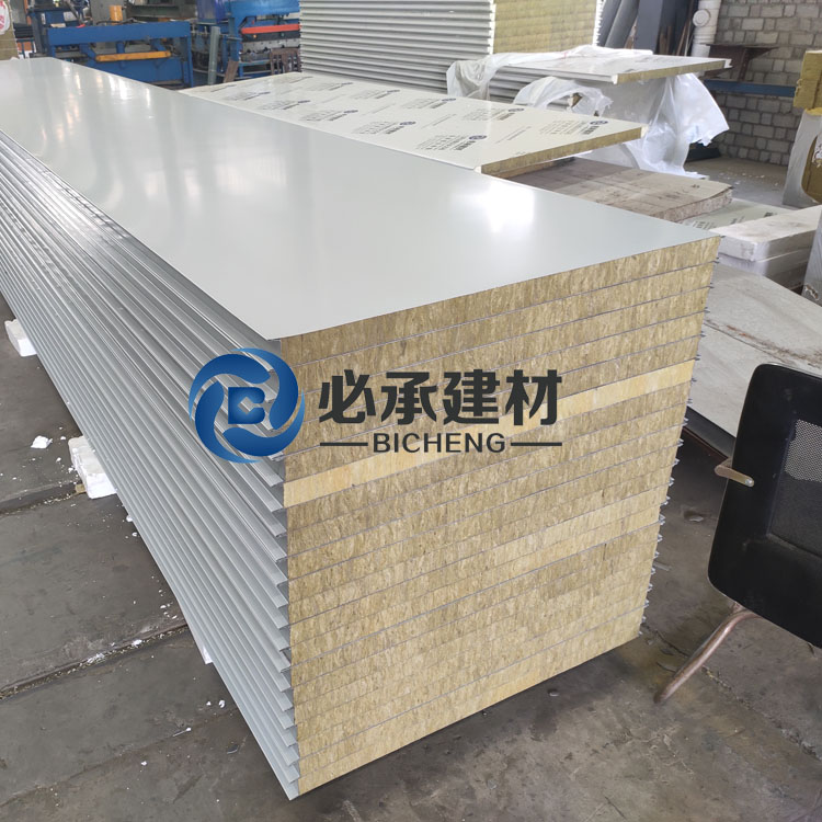 選購巖棉夾芯板時(shí)需要注意哪些關(guān)鍵指標(biāo)？